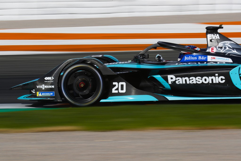 Panasonic Jaguar Racing Ada 800 Komponen Baru  