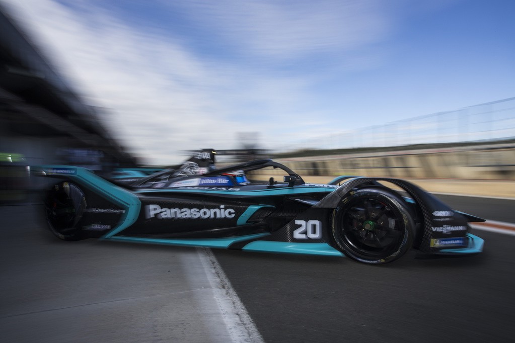 Panasonic Jaguar Racing Ada 800 Komponen Baru  