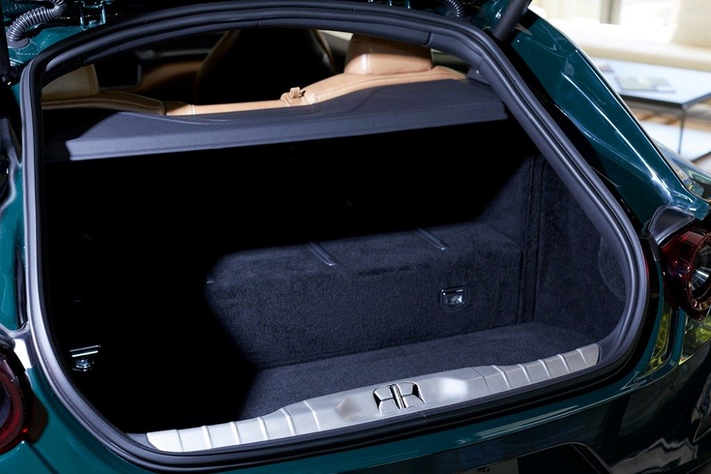 Menikmati "The Art of Ferrari Tailor Made" di Jepang