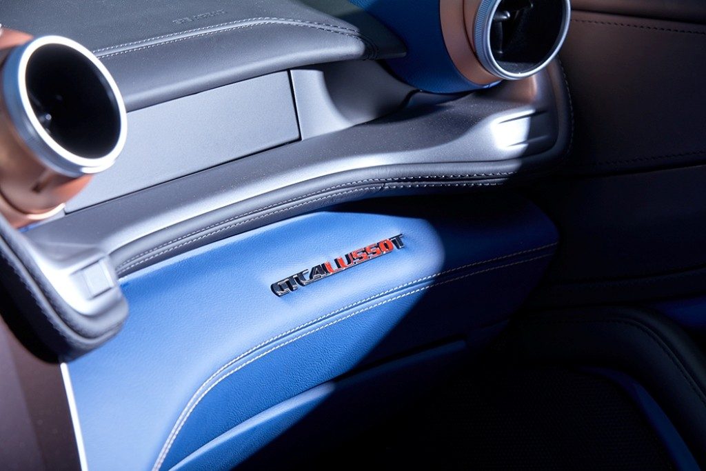 Menikmati "The Art of Ferrari Tailor Made" di Jepang