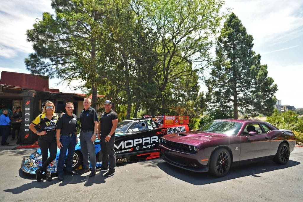 Dodge Suguhkan 1320 Club, Cara Baru Pamer Hasil Drag  