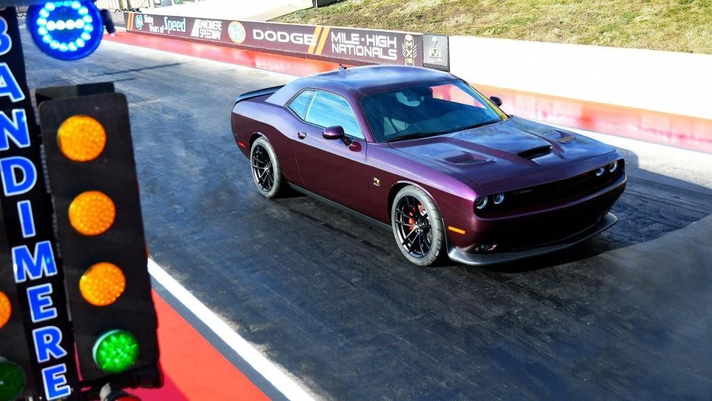 Dodge Suguhkan 1320 Club, Cara Baru Pamer Hasil Drag  