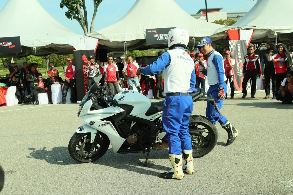 Keseruan Bikers Indonesia Jelajahi Malaysia dengan Big Bike Honda  