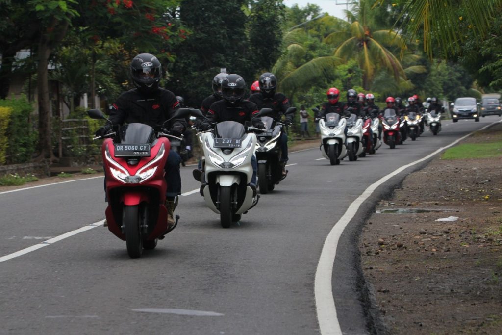 Petualangan Honda PCX dari Flores Hingga Bali  
