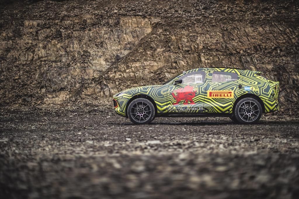 Saatnya Menanti SUV Aston Martin DBX  