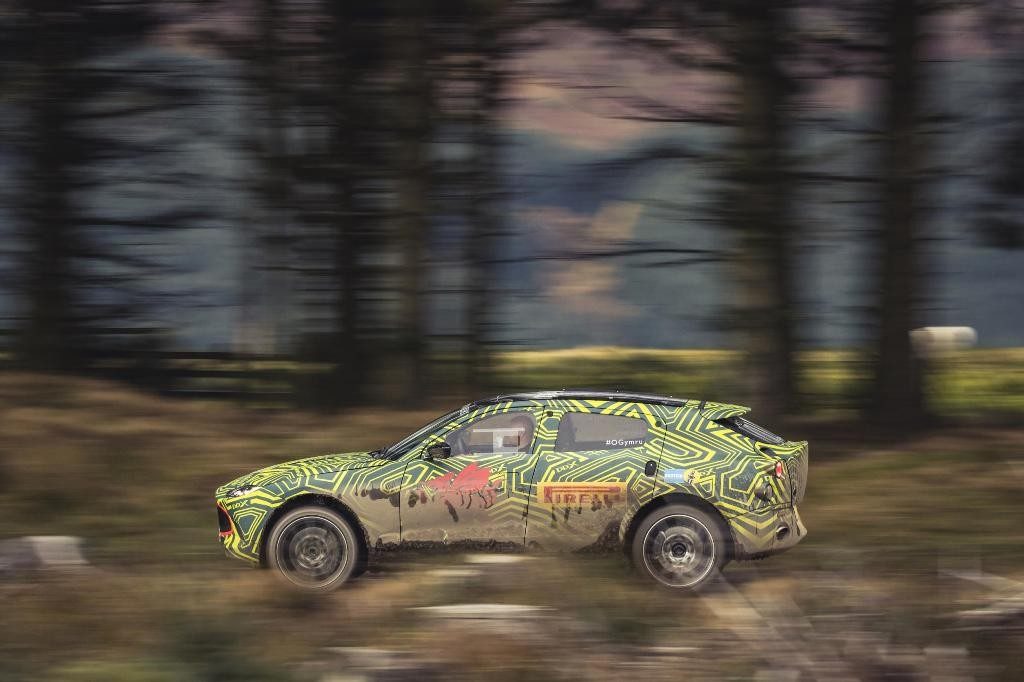 Saatnya Menanti SUV Aston Martin DBX  