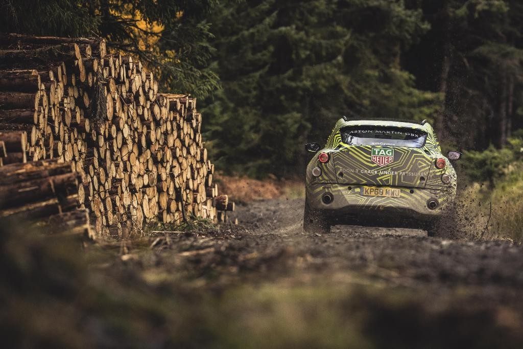 Saatnya Menanti SUV Aston Martin DBX  