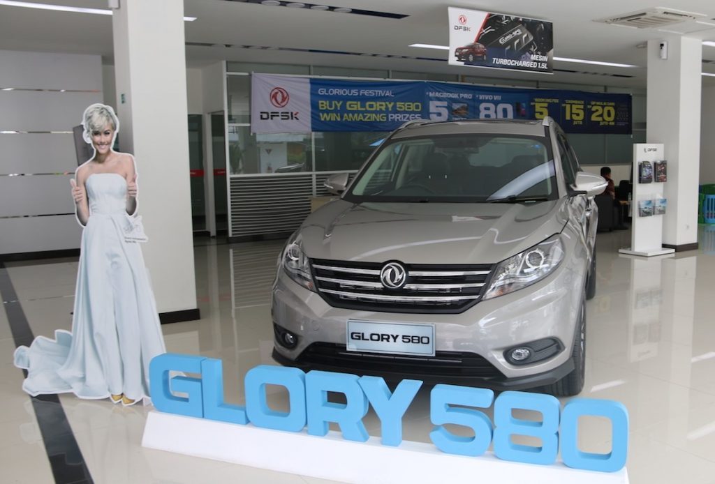 DFSK Glory 580 Memikat Pengunjung Semarang Auto Expo 2018  