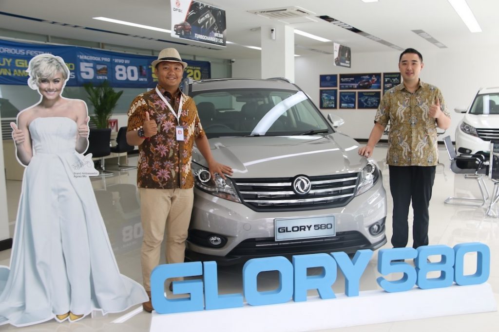 DFSK Glory 580 Memikat Pengunjung Semarang Auto Expo 2018  