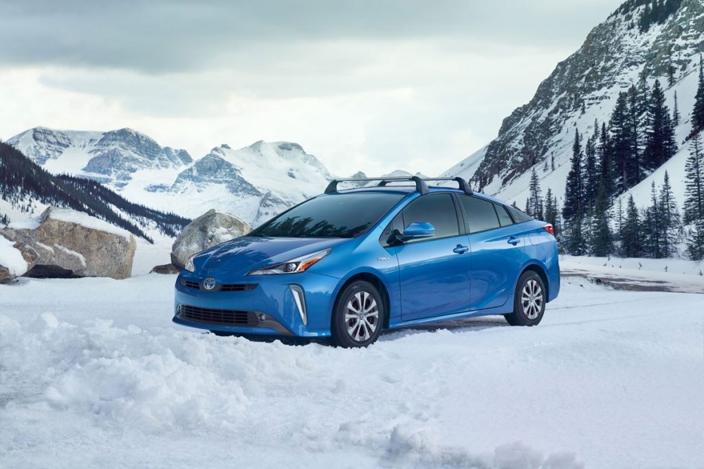 Toyota Prius Terbaru Siap Terjang Salju  