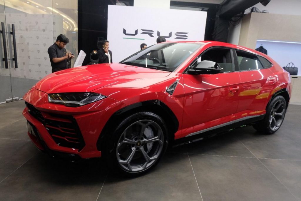 Lamborghini Urus Meluncur di Jakarta, Tantang Bentayga dan Levante  
