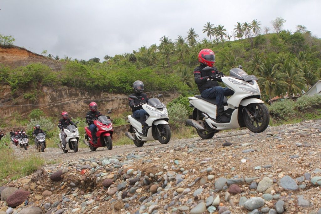 Petualangan Honda PCX dari Flores Hingga Bali  