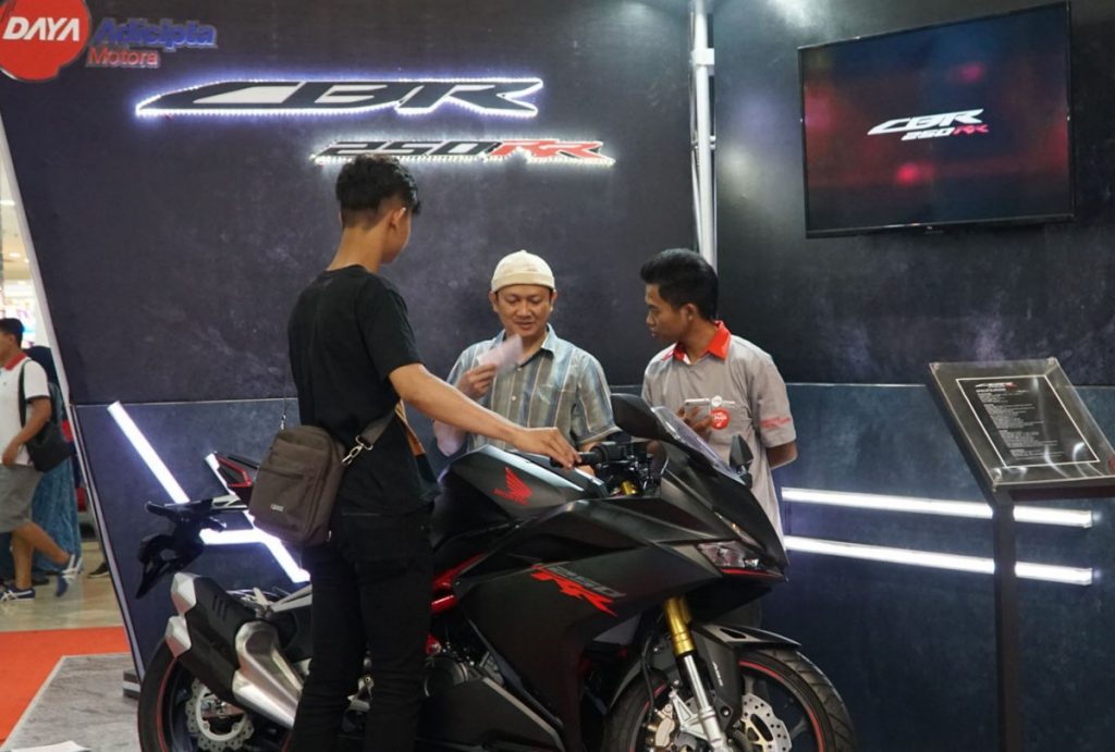 Honda Sport Motoshow 2018 Sapa Konsumen Bandung dan Karawang  