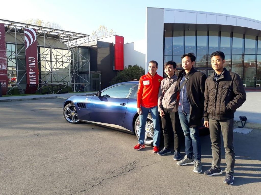 Mahasiswa ITS Sambangi Markas Scuderia Ferrari di Italia  