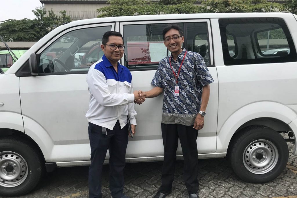 Peduli Pendidikan, Suzuki Donasikan Mobil ke SMK di Indonesia  