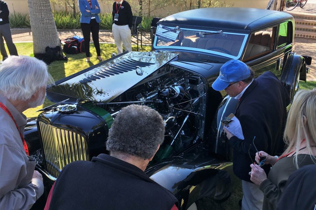 Mobil-Mobil Klasik di Grand Classic Concours  