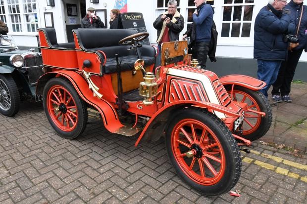 Berbagai Mobil Klasik 'Banjiri' 10th Vintage Stony  