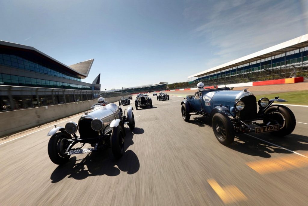 100 Tahun Kejayaan Bentley Dirayakan di Silverstone Classic  