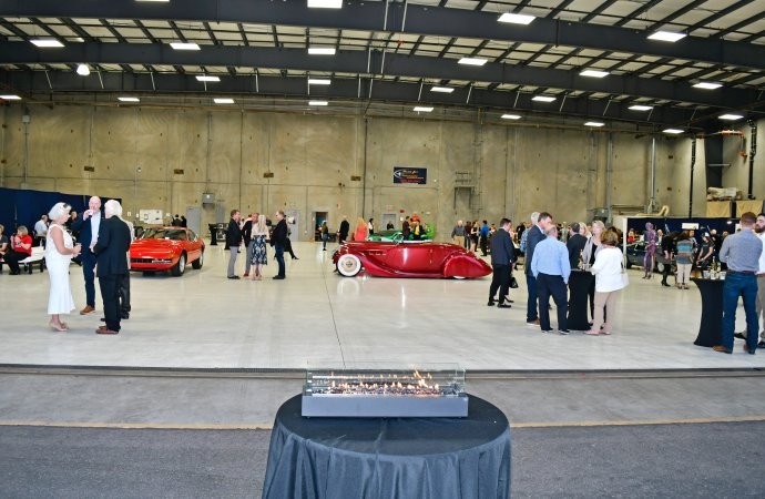 Koleksi Jet Pribadi dan Mobil Klasik di Arizona Auction Week 