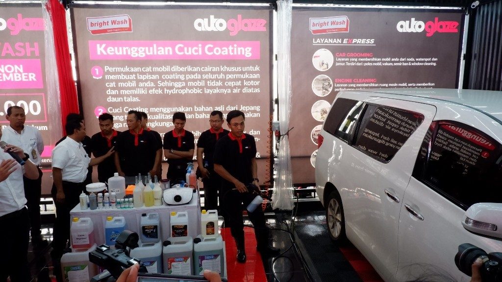 Autoglaze Touchless Ada di Pertamina Bright Wash  