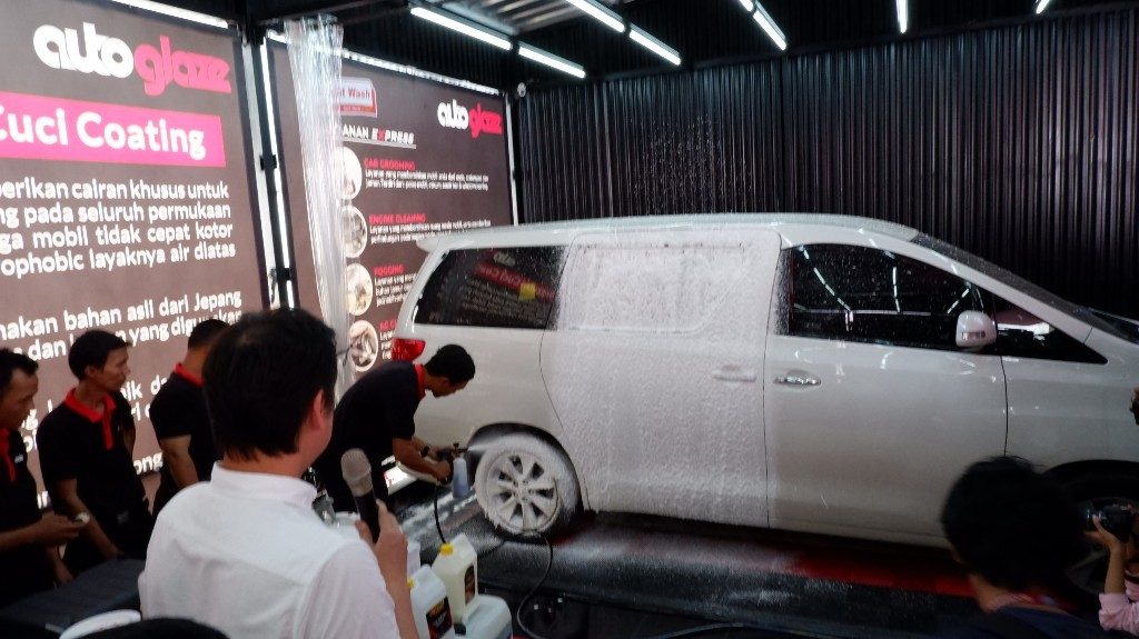 Autoglaze Touchless Ada di Pertamina Bright Wash  