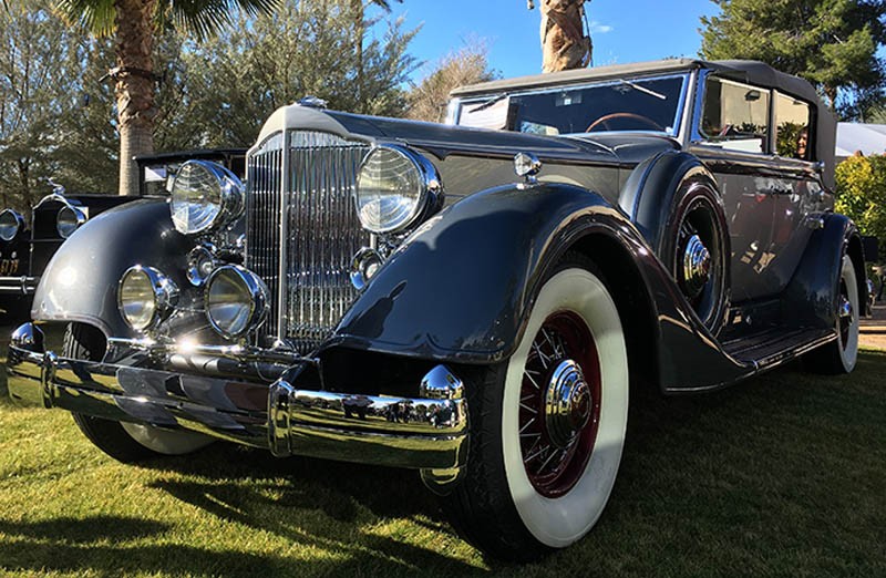 Mobil-Mobil Klasik di Grand Classic Concours  