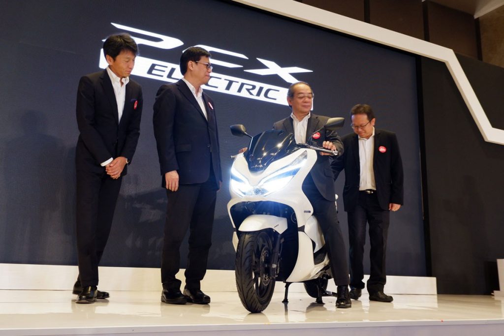 Resmi Diluncurkan, Honda PCX Electric Belum Dijual ke Publik  
