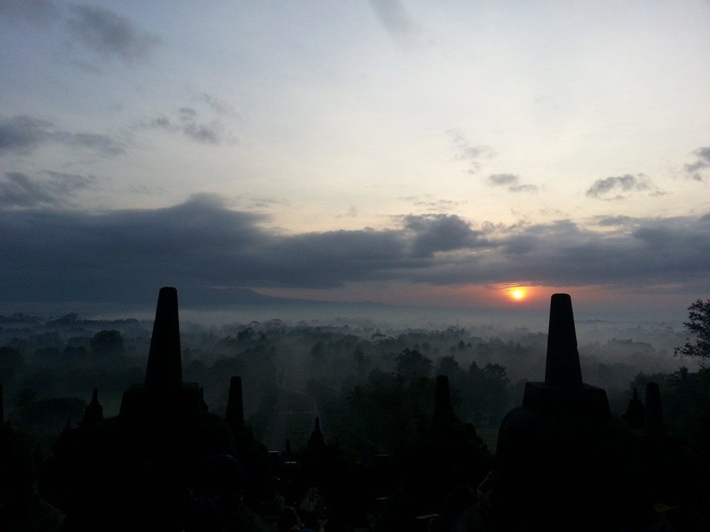 Sunrise Borobudur Sirnakan Nafsu Mercedes-AMG G 63  