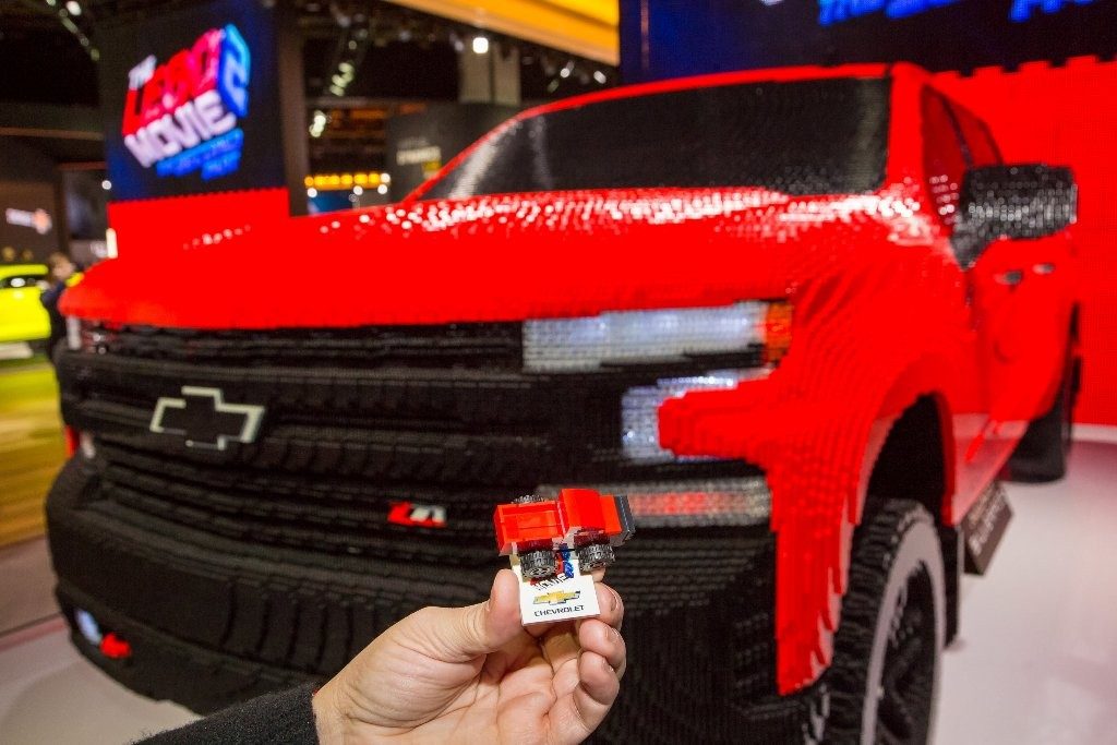 Chevrolet Silverado Terbuat dari LEGO  