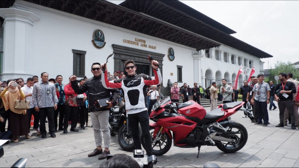 Marc Marquez Keliling Bandung Naik Bandros  