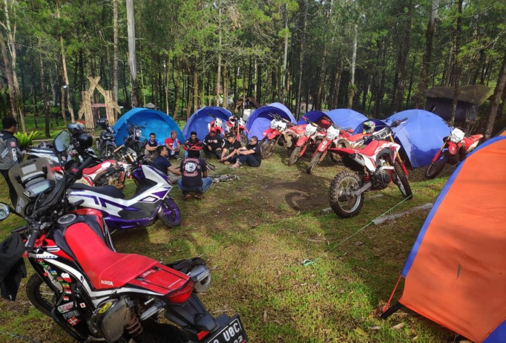 Bikers Honda Bandung Makin Akrab lewat Bikers Camp di Ciwidey  