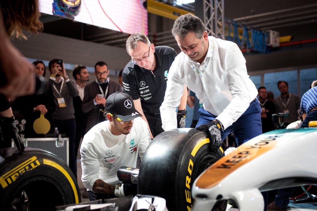 Lewis Hamilton dan Valtteri Bottas Adu Pitstop  
