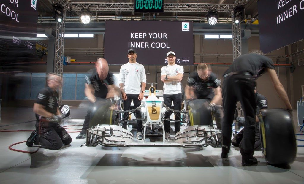 Lewis Hamilton dan Valtteri Bottas Adu Pitstop  