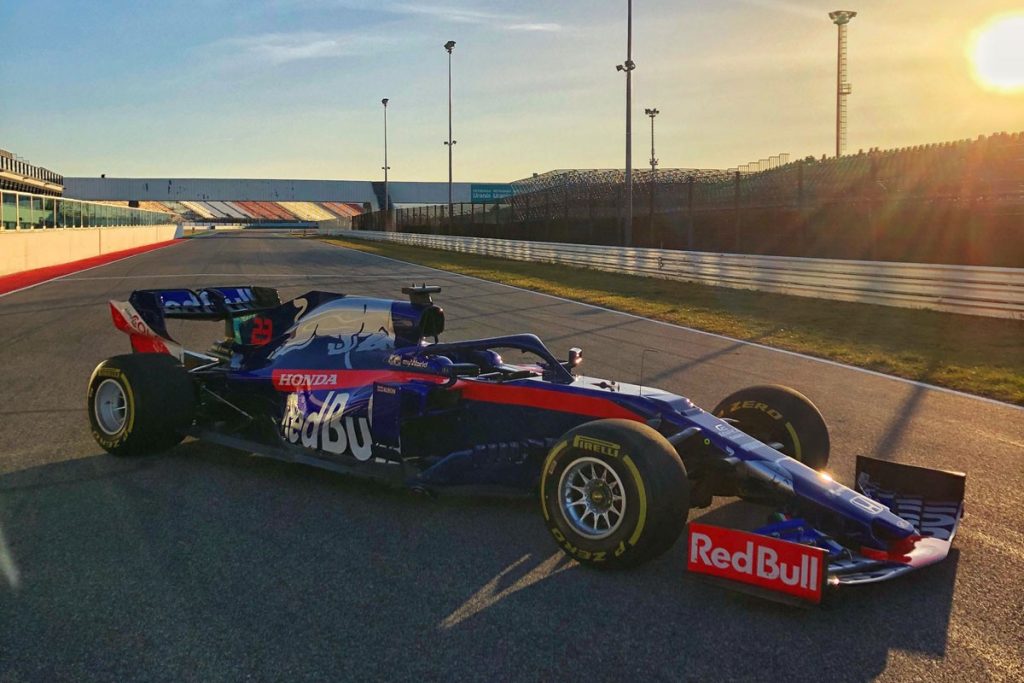 Scuderia Toro Rosso STR14 Berbagi dengan Red Bull Racing  