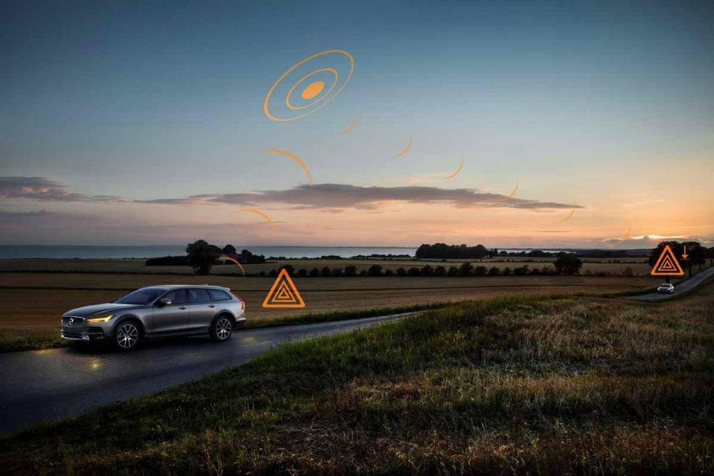 Volvo Cars Kembangkan Fitur Peringatan Dini Kecelakaan  