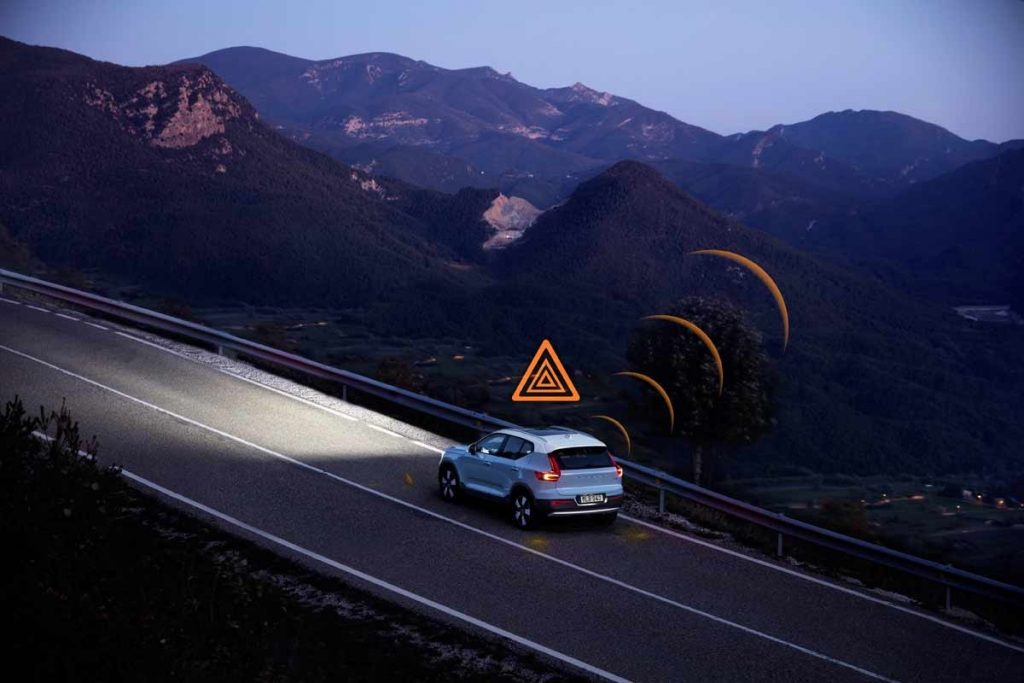 Volvo Cars Kembangkan Fitur Peringatan Dini Kecelakaan  