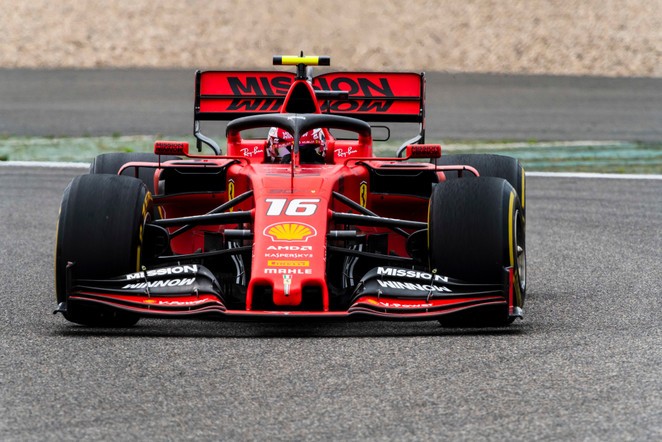 Kekesalan Leclerc Kena Team Order di F1 China 2019  