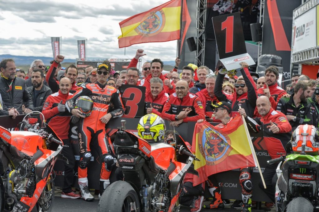 Alvaro Bautista Menangi Race 1 WSBK Aragon 2019  