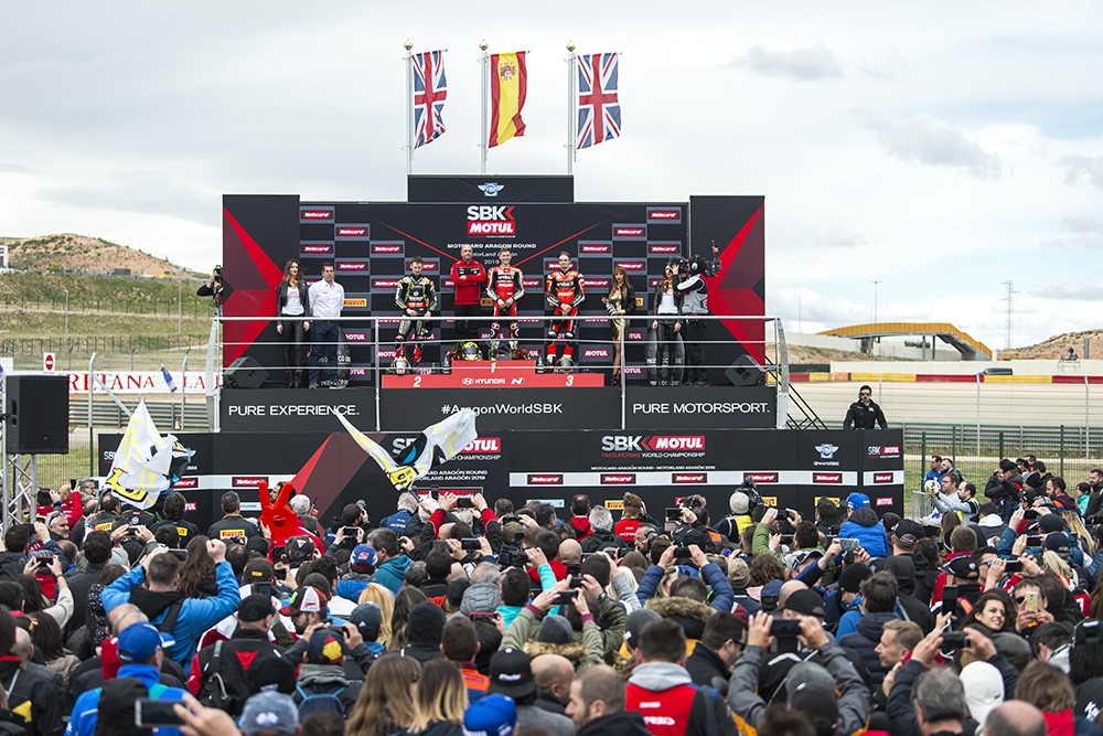 Alvaro Bautista Menangi Race 1 WSBK Aragon 2019  