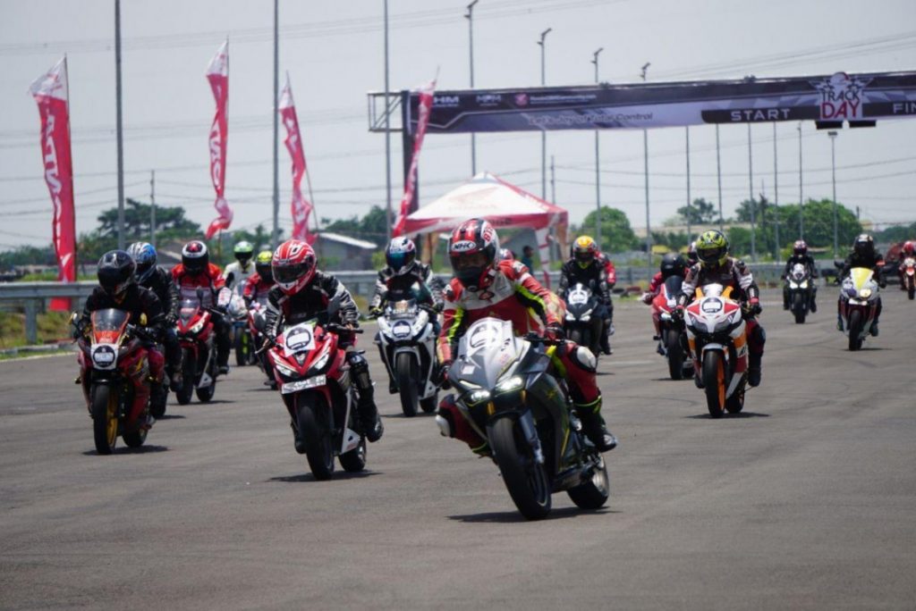AHM Ajak Pecinta Honda CBR Series Balap di Lintasan  