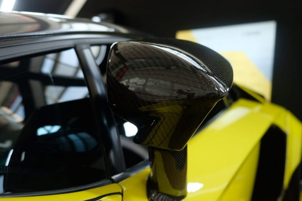 Keren, V-Kool Pajang Lamborghini di Telkomsel IIMS 2019  