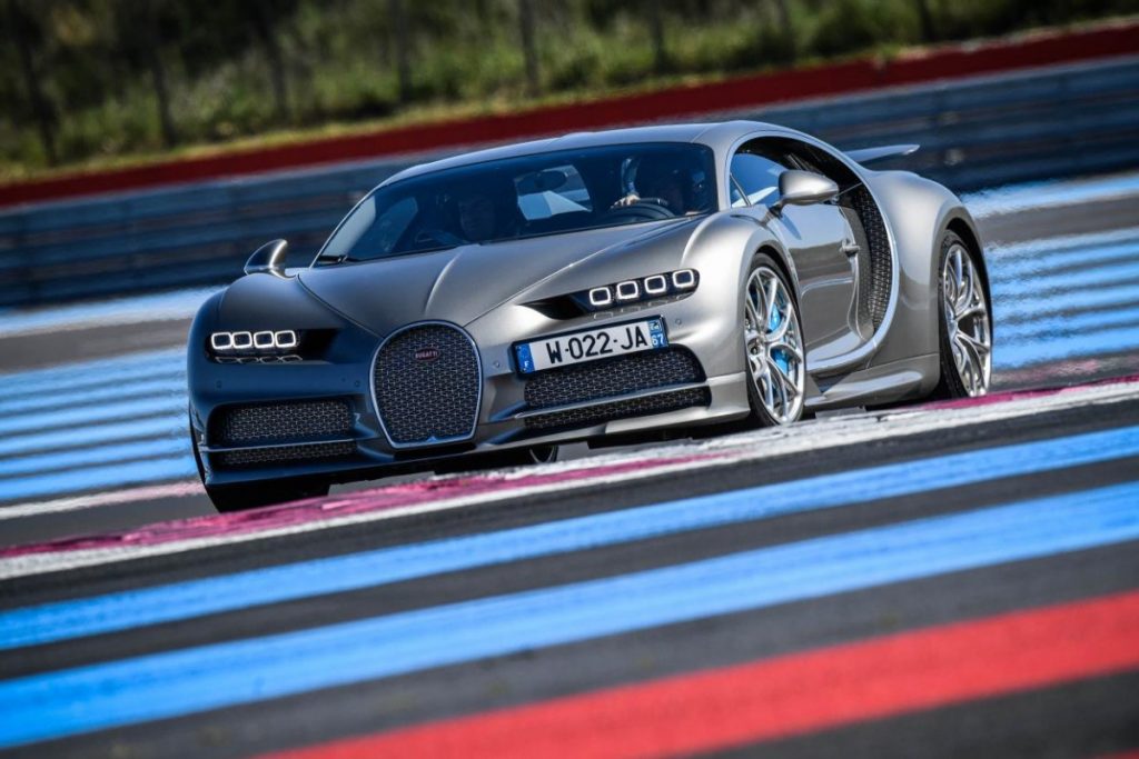 Ini Cara Menikmati Bugatti Chiron dan Chiron Sport  