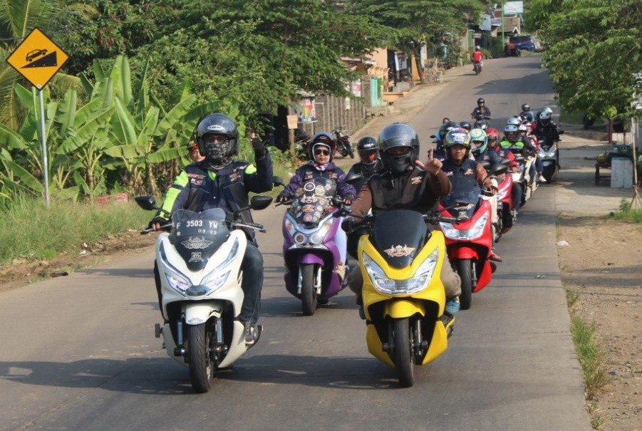 Komunitas Honda PCX Bandung Gelar Aksi Sosial di Bulan Ramadhan 
