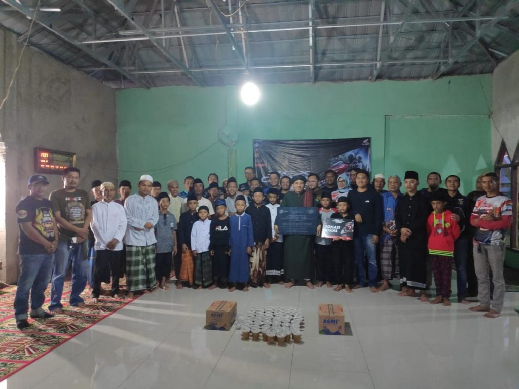 Komunitas Honda PCX Bandung Gelar Aksi Sosial di Bulan Ramadhan 