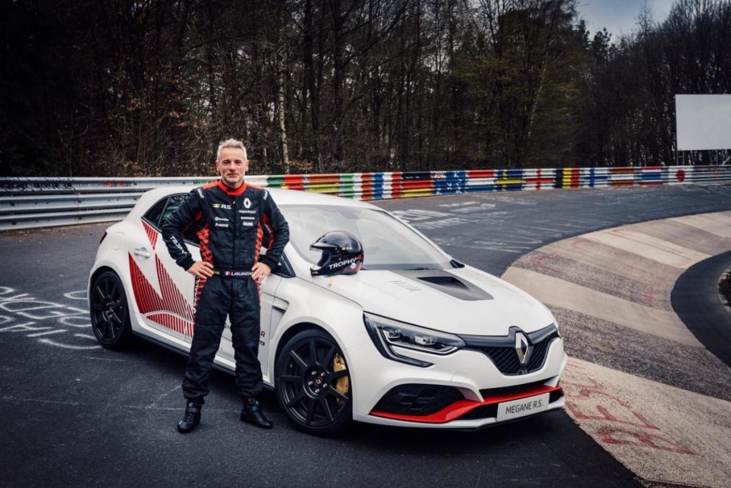 Renault Mégane R.S. Trophy-R Tercepat Putari Nurburgring  