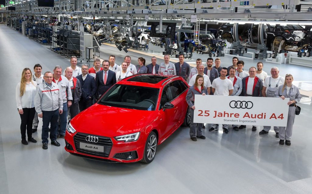 Perayaan 25 tahun Audi A4, Laris 7,5 Juta Unit  