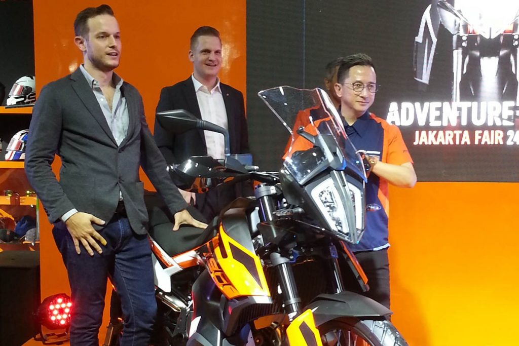 Tambah Jajaran Produk, KTM Luncurkan 790 Adventure dan 790 Duke  