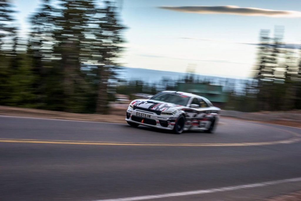 Dodge Charger SRT Hellcat Widebody Concept Ikut "Balapan ke Awan"  