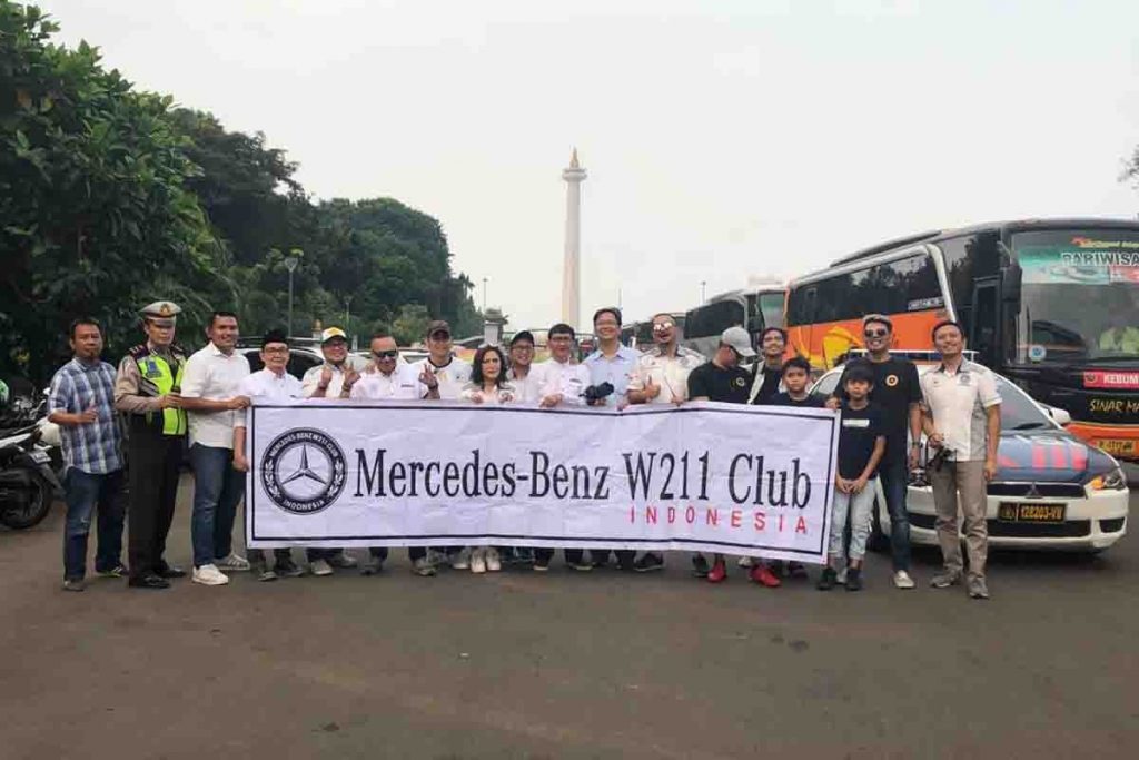 Ngabuburit Ala Mercedes-Benz W211 Club Indonesia  