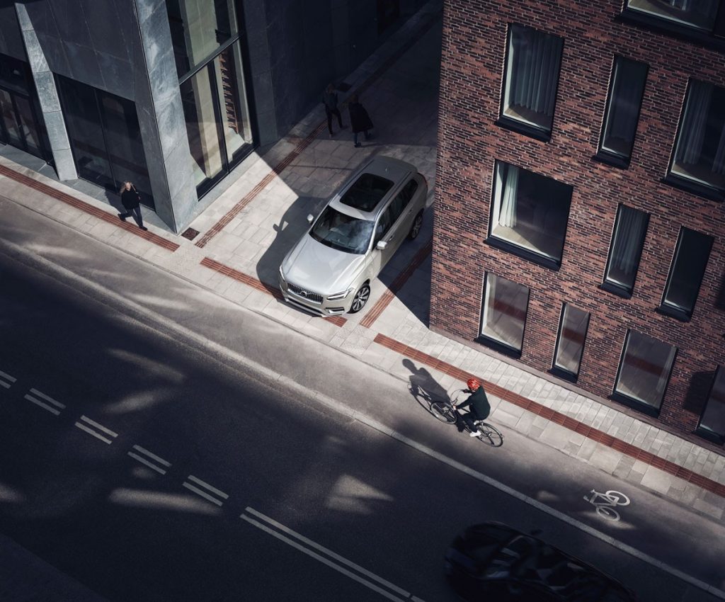 Volvo Cars dan POC Lakukan Uji Benturan Helm Pesepeda  